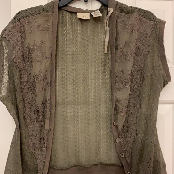 😍 Daytrip Semi see through gorgeous short sleeve cardigan with buttons M - Picture 2 of 12